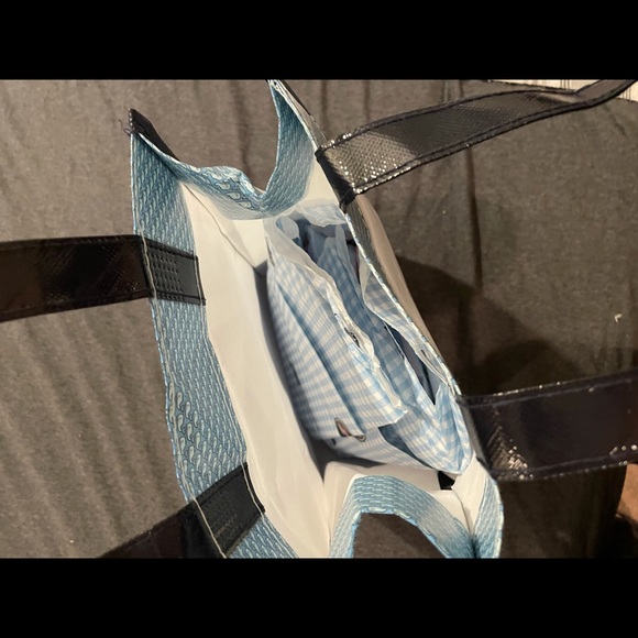 Never worn vineyard vines short sleeve button up - Picture 3 of 5